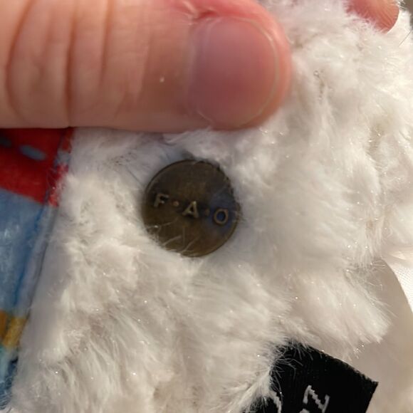 FAO Schwarz Llama Plush Toy Stuffed Animal with Brass Button Excellent Condition - Picture 6 of 10